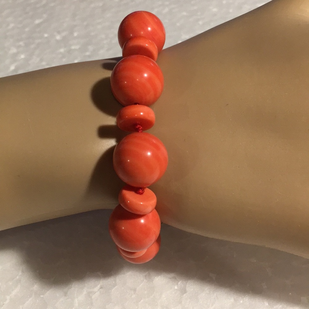GEMS EN VOGUE SALMON BAMBOO CORAL BEADED BRACELET - Picture 4 of 6